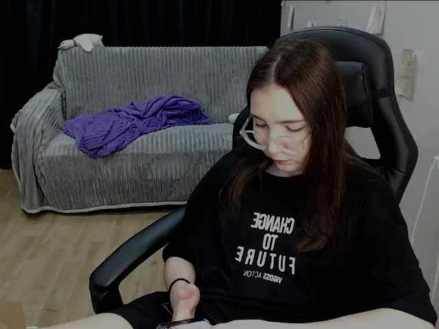 Live sex webcam photo for AmeliaMeow #275745520