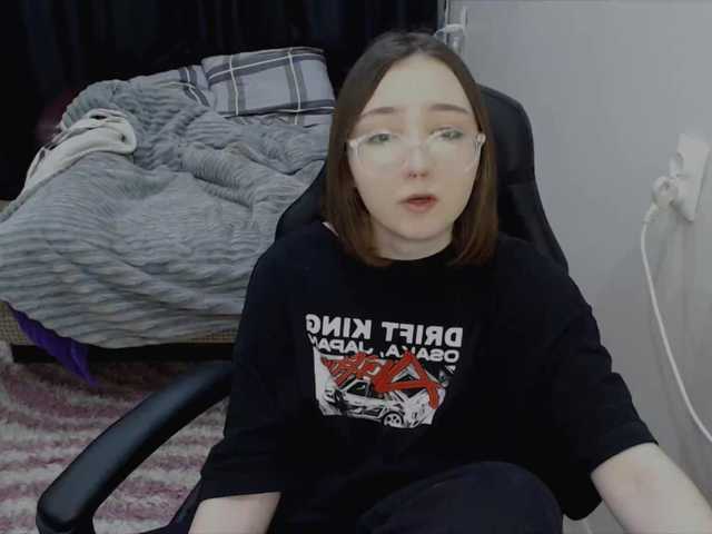 Live sex webcam photo for AmeliaMeow #277397203