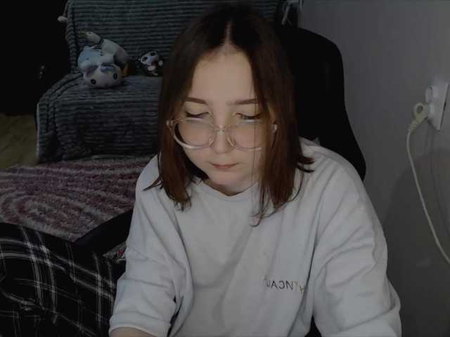 Live sex webcam photo for AmeliaMeow #277551493