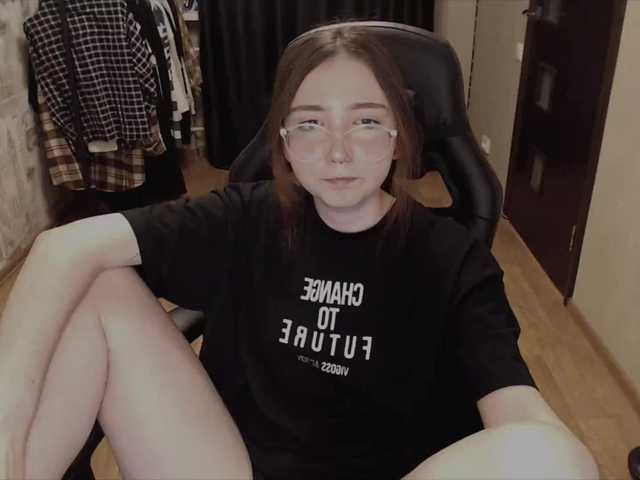 Live sex webcam photo for AmeliaMeow #278028105