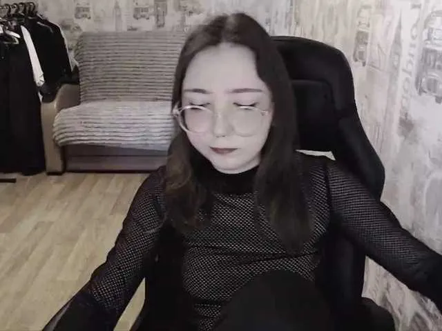 Live sex webcam photo for AmeliaMeow #290346351