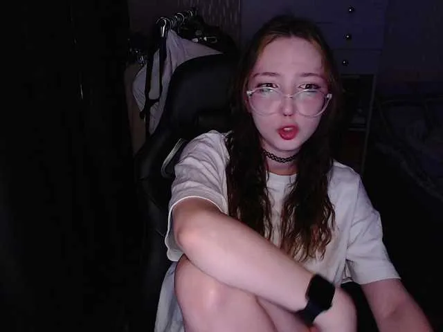 Live sex webcam photo for AmeliaMeow #292333784