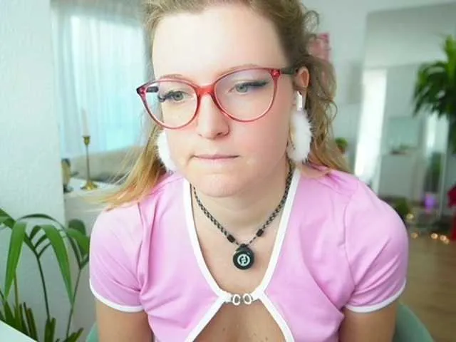 Live sex webcam photo for Ameliasweety #292394867