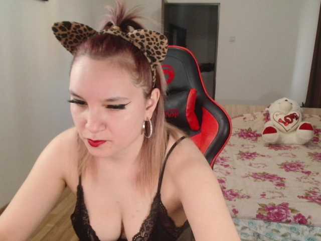 Live sex webcam photo for Ameliaxox #276450409