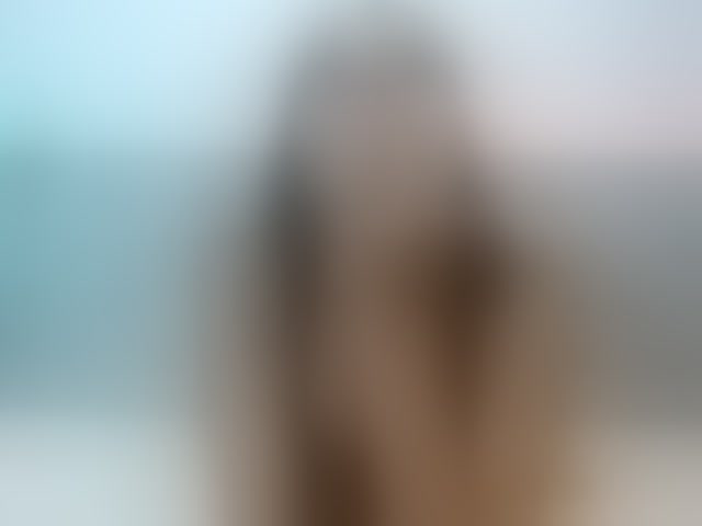Live sex webcam photo for AmelieLaurent #294292159