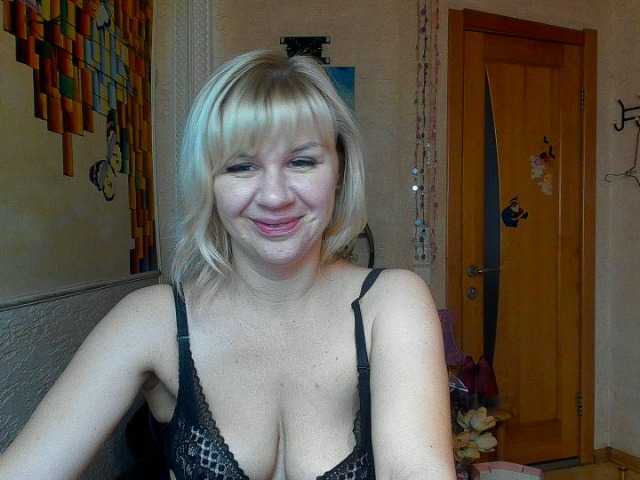 Live sex webcam photo for Amelistranger #272156721