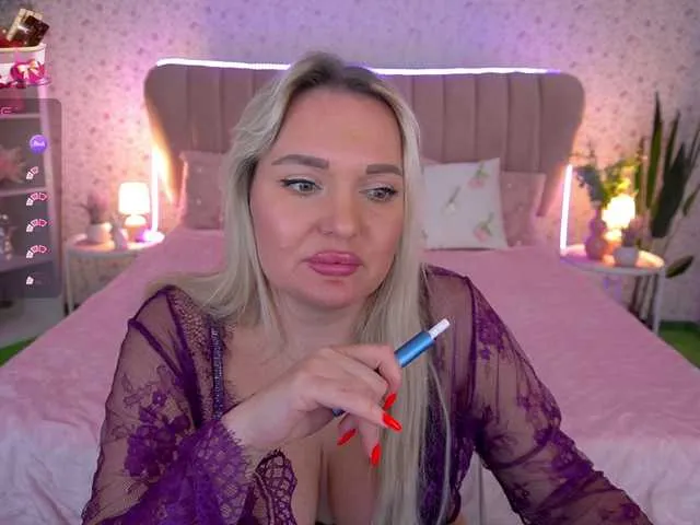 Live sex webcam photo for AmelyLoveme #293232762