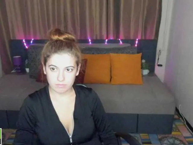 Live sex webcam photo for AminaBeatris13 #276355251