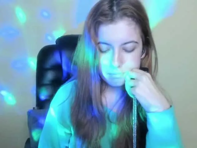 Live sex webcam photo for AminaBeatris13 #276404849