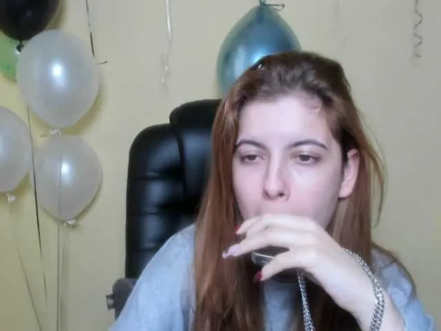 Live sex webcam photo for AminaBeatris13 #276543689