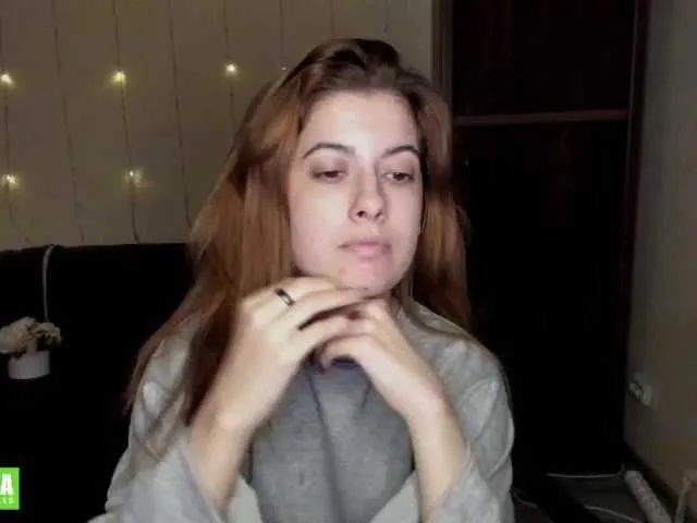 Live sex webcam photo for AminaBeatris13 #276547900