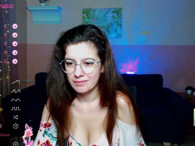 Live sex webcam photo for AminaBeatris13 #289093071