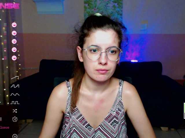 Live sex webcam photo for AminaBeatris13 #289731206