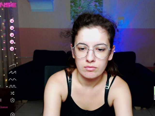 Live sex webcam photo for AminaBeatris13 #289770690