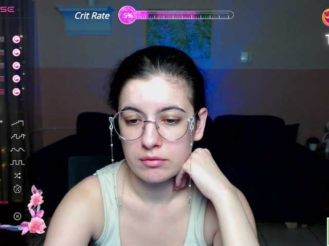 Live sex webcam photo for AminaBeatris13 #290928937