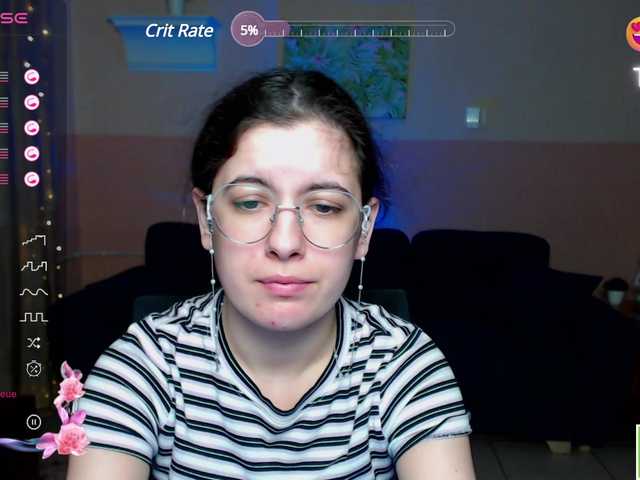 Live sex webcam photo for AminaBeatris13 #290975534