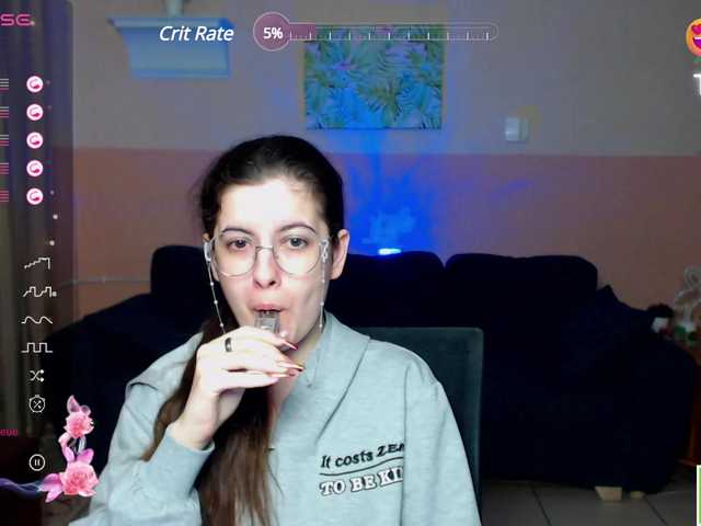 Live sex webcam photo for AminaBeatris13 #291062696