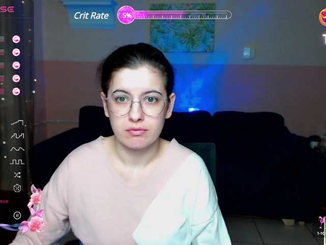 Live sex webcam photo for AminaBeatris13 #291102517