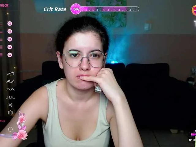 Live sex webcam photo for AminaBeatris13 #291560380