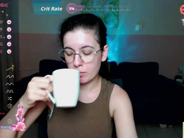 Live sex webcam photo for AminaBeatris13 #291568859