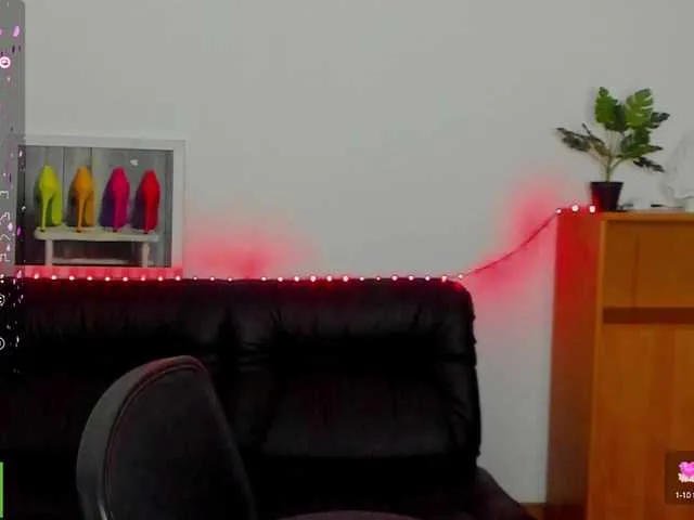 Live sex webcam photo for AminaBeatris13 #291931277