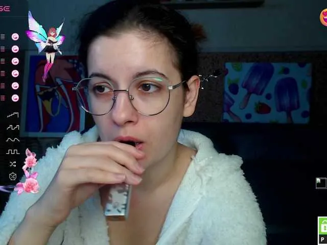 Live sex webcam photo for AminaBeatris13 #292039417