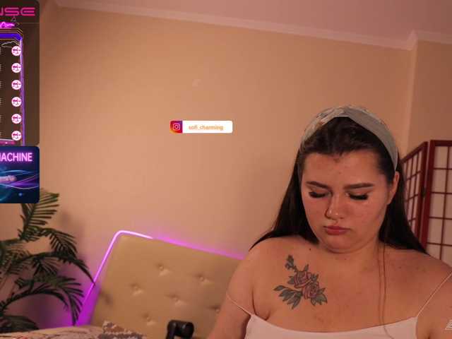 Live sex webcam photo for AminaCharm #288016260