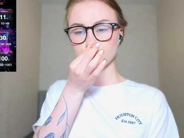 Live sex webcam photo for AminaLuxuryyy #291210103