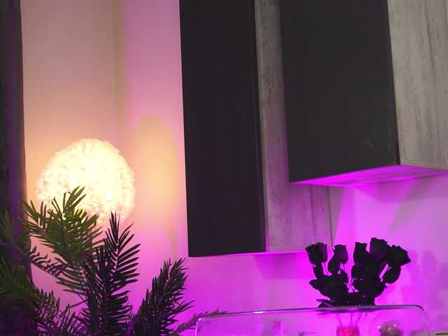 Live sex webcam photo for AmiraRoshen #290289723