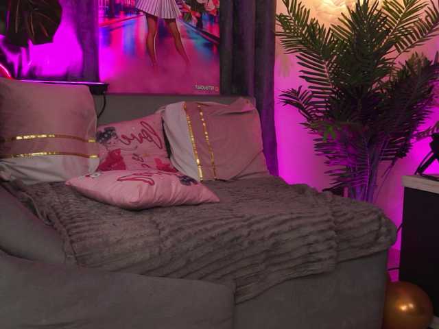Live sex webcam photo for AmiraRoshen #290923035