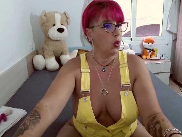 Live sex webcam photo for AmmandaDulley #273529059