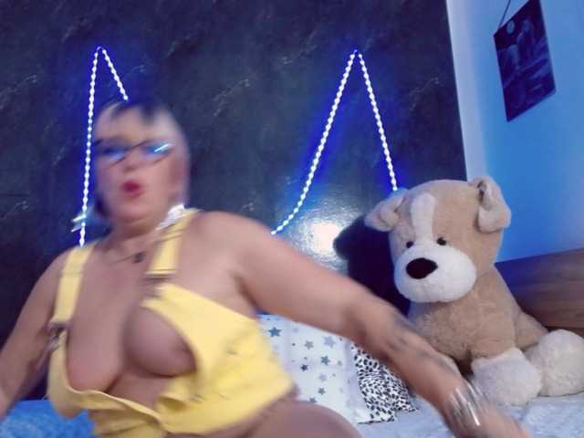 Live sex webcam photo for AmmandaDulley #277178231