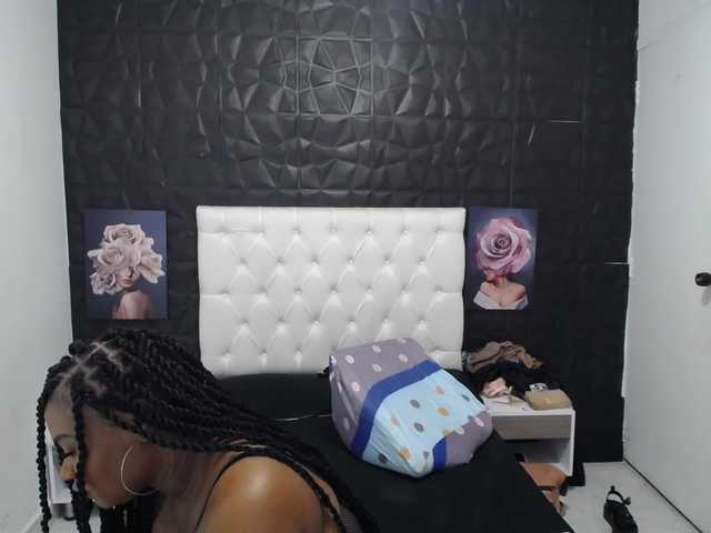 Live sex webcam photo for Ammyy-Brown #274362201