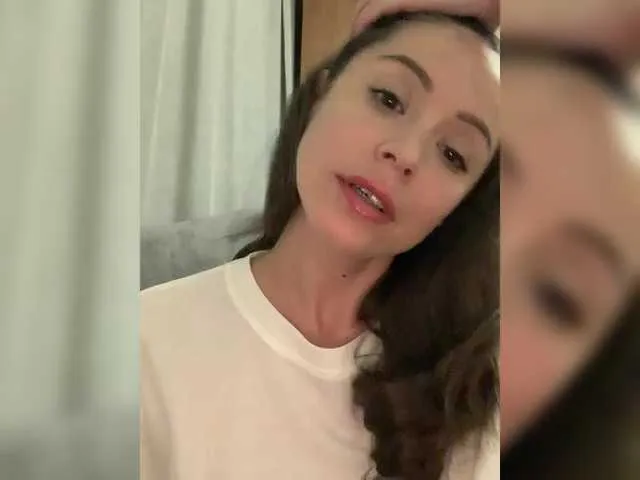 Live sex webcam photo for Amy-Lee #291630802