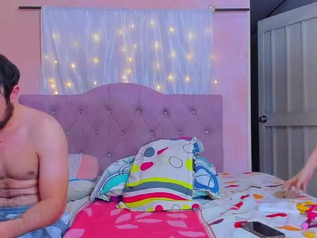 Live sex webcam photo for AmyAndAlex #291816119