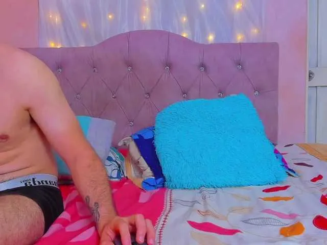 Live sex webcam photo for AmyAndAlex #291904661