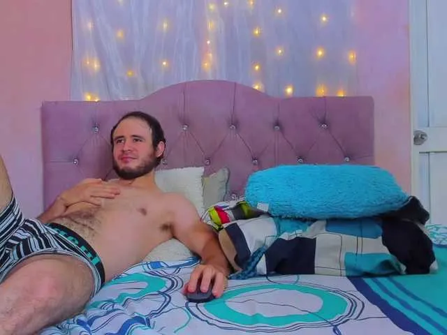 Live sex webcam photo for AmyAndAlex #292025811