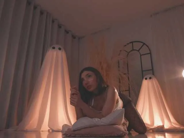 Live sex webcam photo for AmyArmstrong #292079998