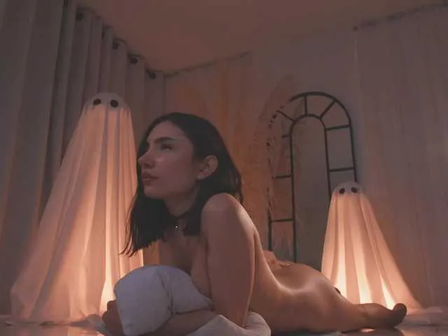 Live sex webcam photo for AmyArmstrong #292152631