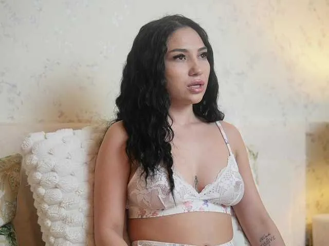 Live sex webcam photo for AmyKaiya #293382934
