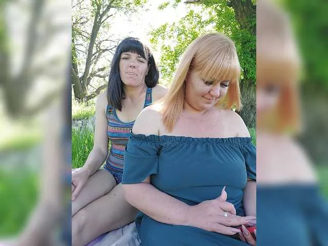 Live sex webcam photo for AmyNeonX #277831205