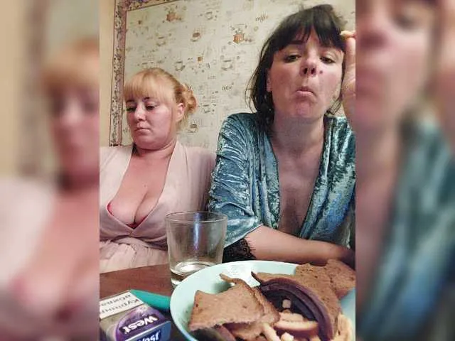 Live sex webcam photo for AmyNeonX #277868657