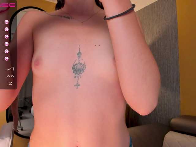 Live sex webcam photo for AmyQuinnX #271986992