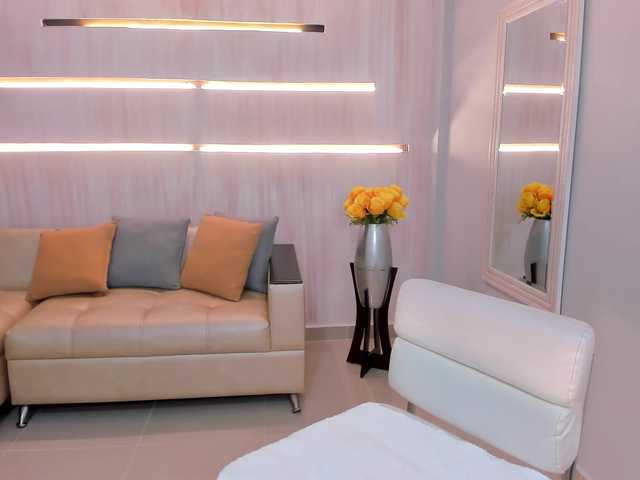 Live sex webcam photo for AmyQuinnX #272298307