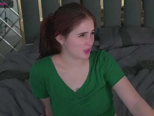 Live sex webcam photo for AmyShyy #271771313