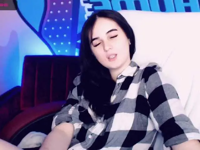 Live sex webcam photo for AmyShyy #271880775