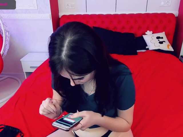 Live sex webcam photo for AmyShyy #272182605