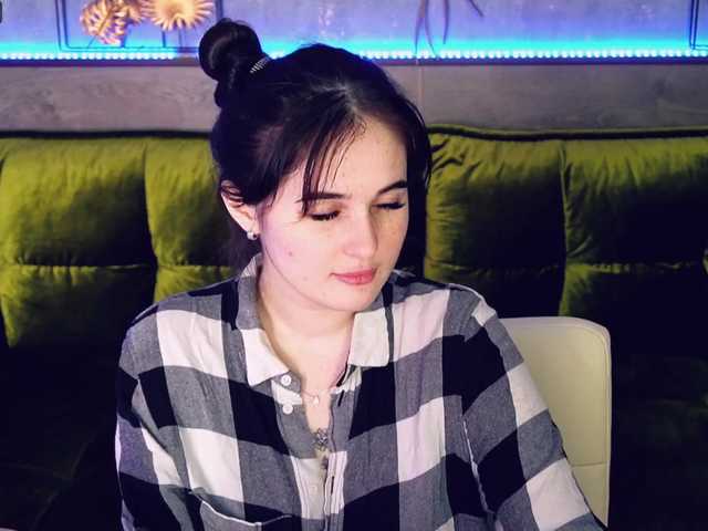 Live sex webcam photo for AmyShyy #272250327