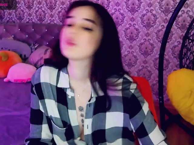 Live sex webcam photo for AmyShyy #272273822