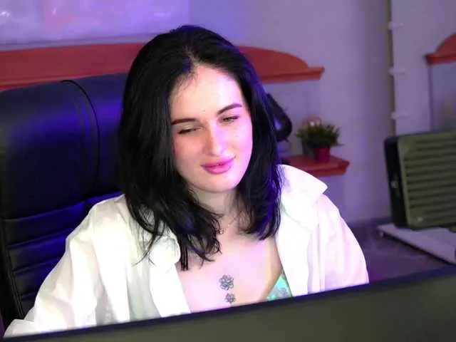 Live sex webcam photo for AmyShyy #274215121